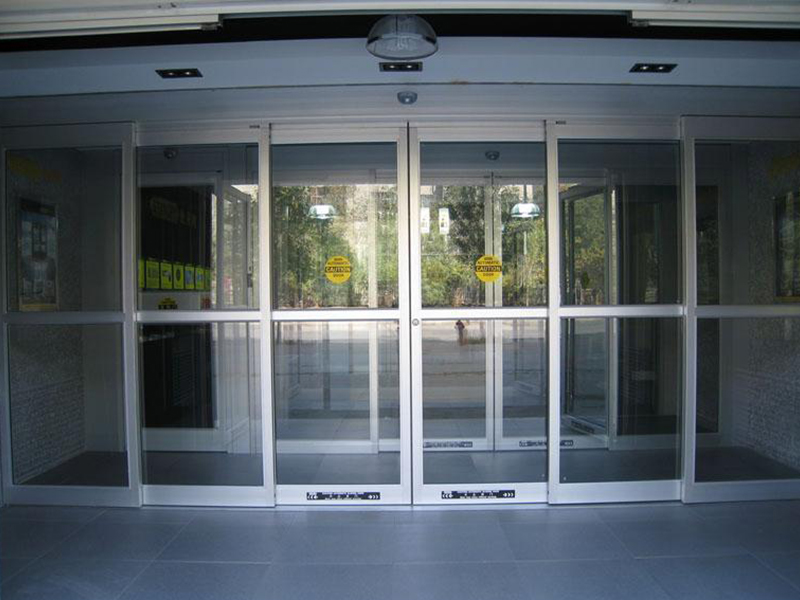 自動(dòng)門控制系統(tǒng)的安全設(shè)計(jì)方案