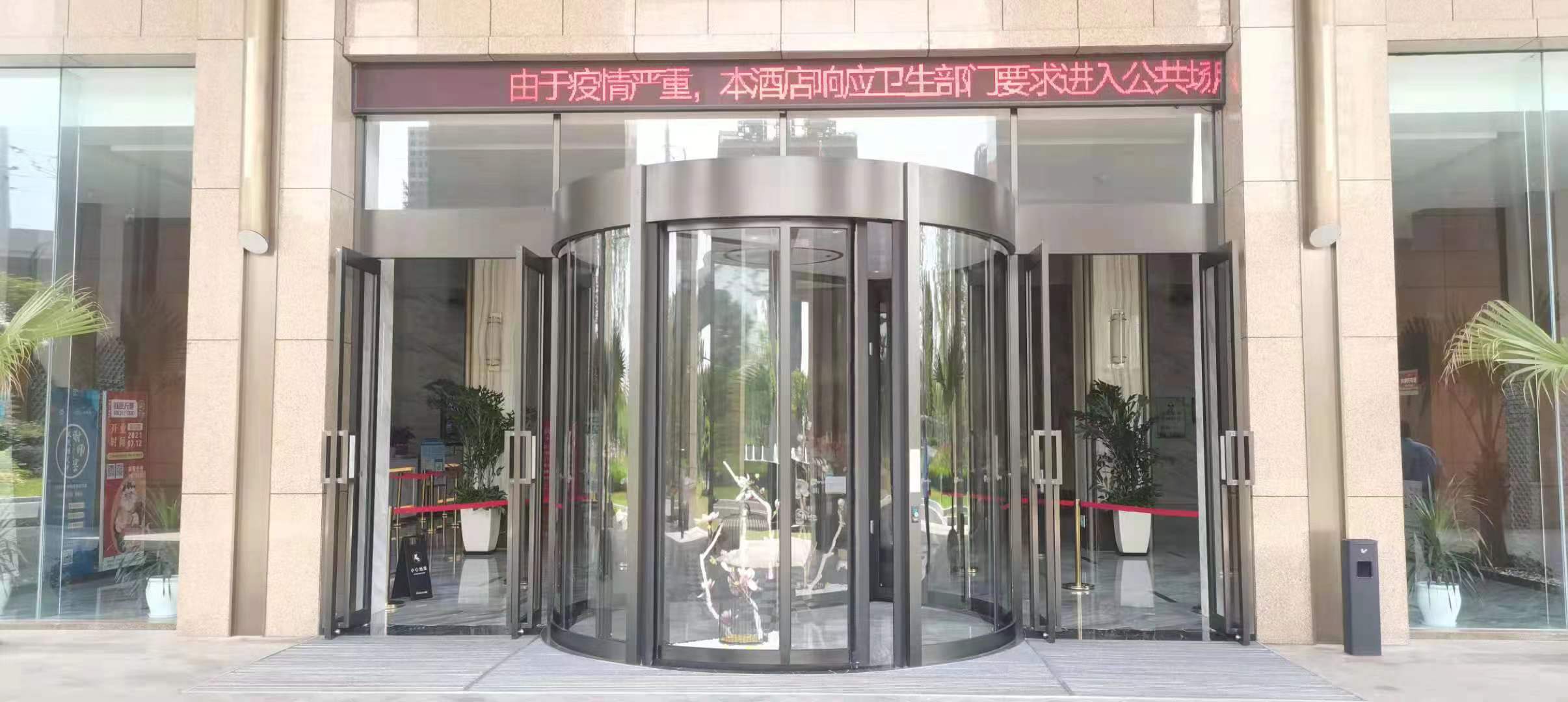 常見的玻璃隔斷材質(zhì)有哪些?不同種類的隔斷有哪些作用?